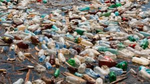 פסולת בקבוקי פלסטיק גדולים חד פעמיים