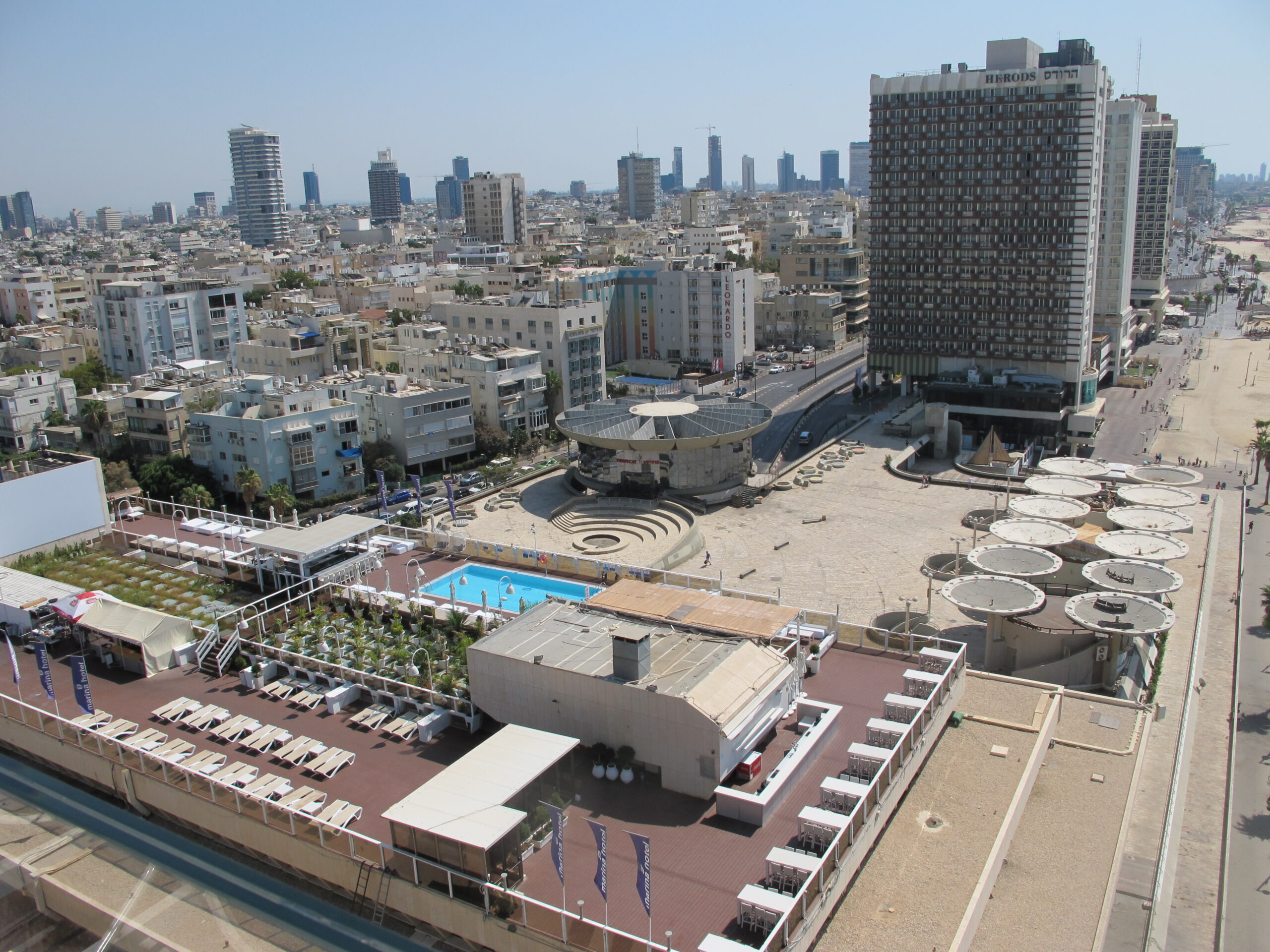 מבט עילי על כיכר אתרים בתל אביב