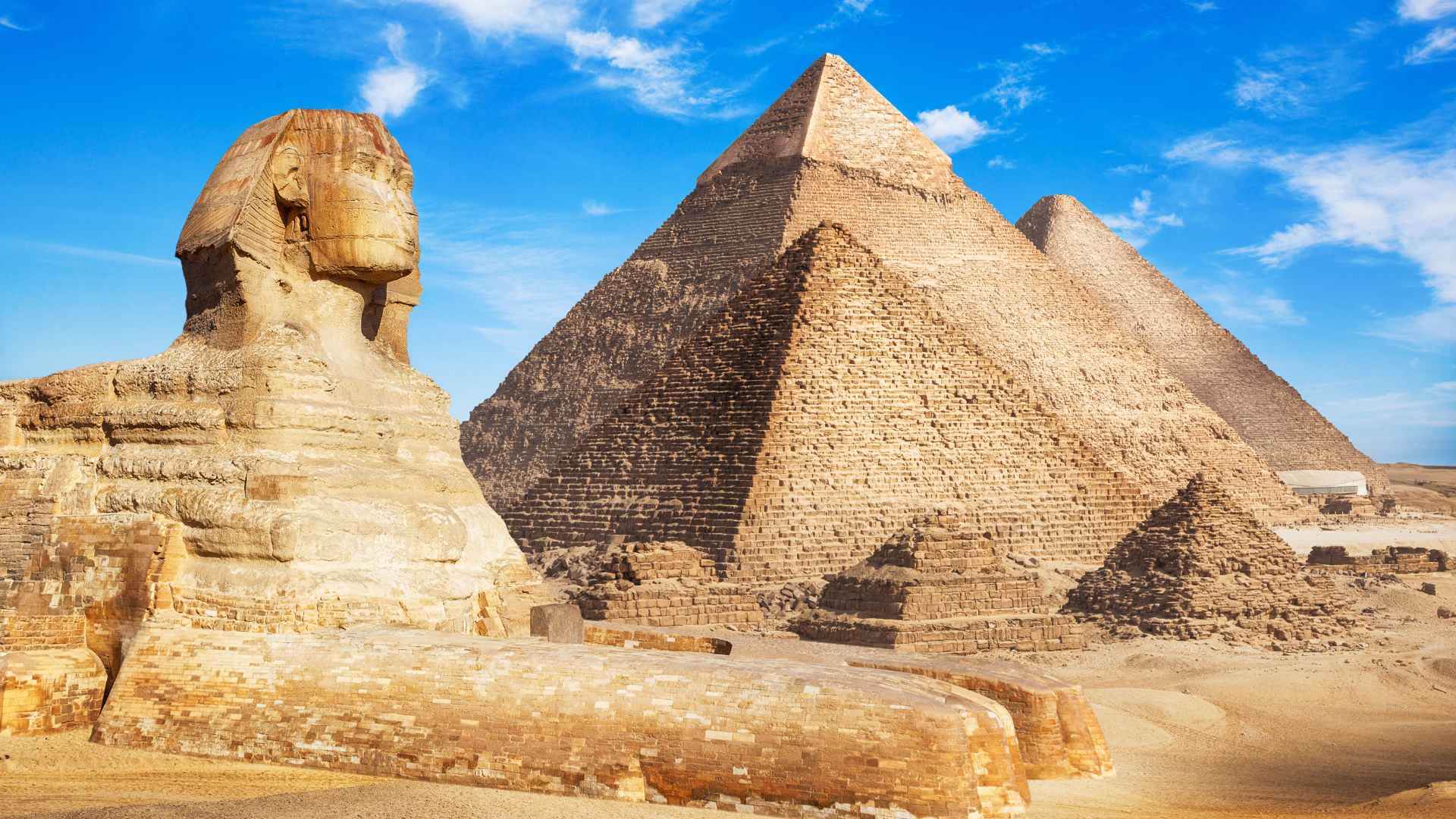 פירמידות והספינקס במצרים
